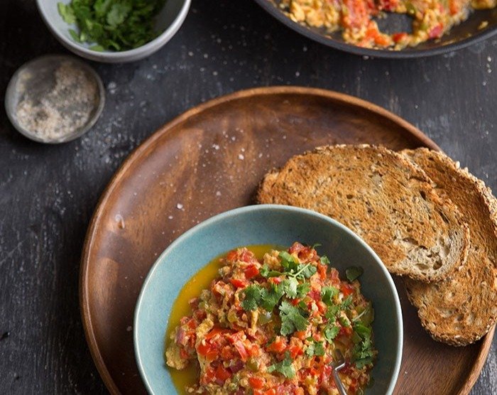 Turkish scrambled eggs suggested serving