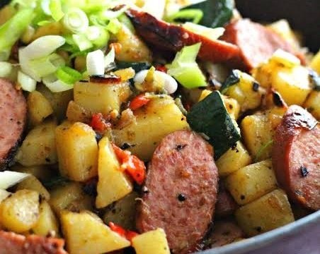 Easy Zucchini and Smoked Sausage Skillet Dinner top view