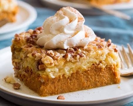 Easy 5 Ingredient Salted Caramel Pumpkin Dump Cake suggested serving