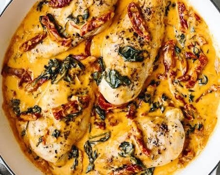 Easy Creamy Tuscan Garlic Chicken Skillet top view